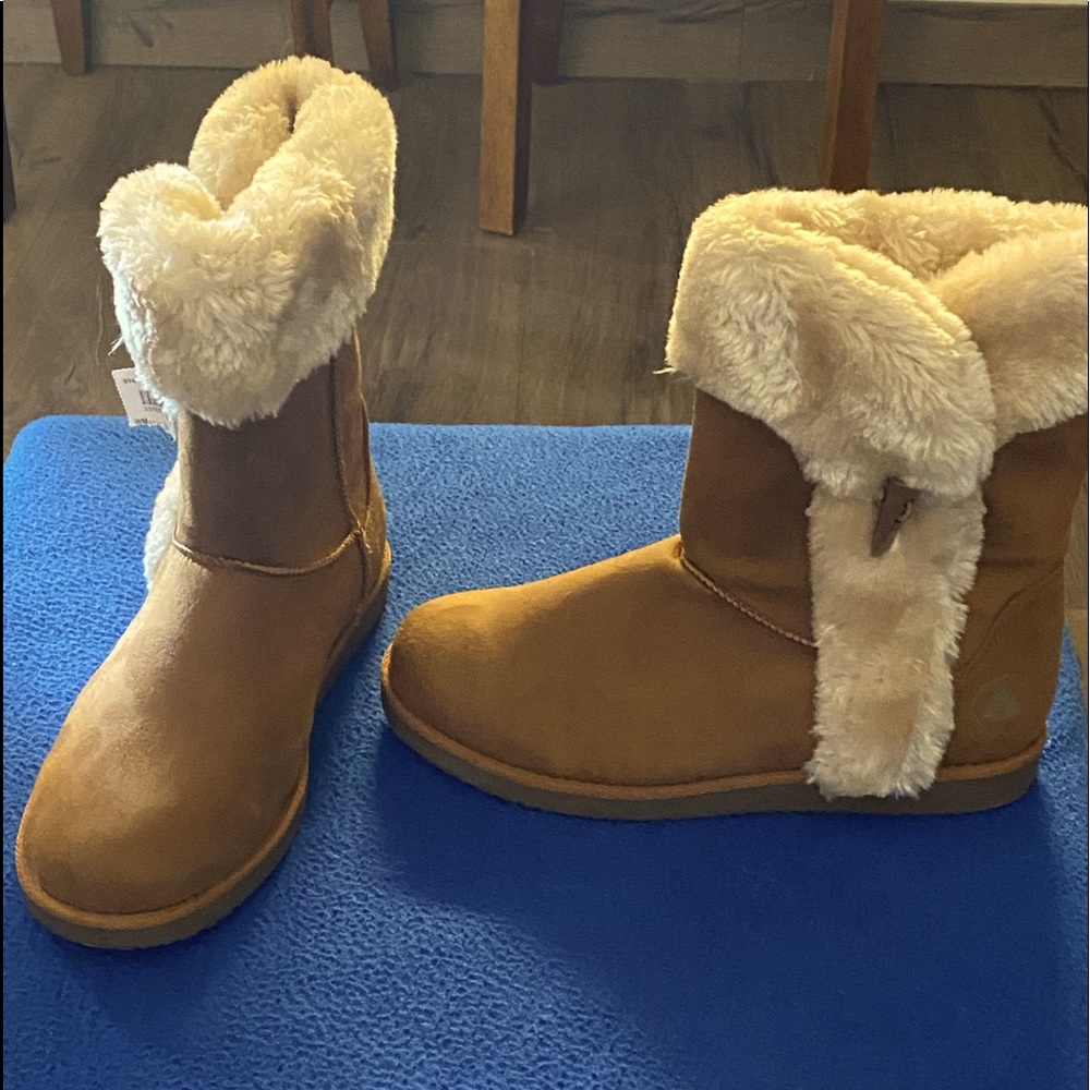 Tan color fuzzy inside boots  size 10